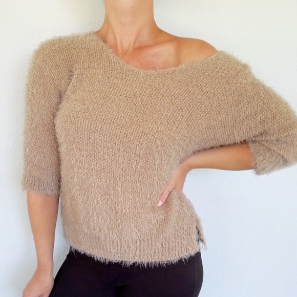 Made in Italy tan fuzzy scoop neck crop sleeve sweater top size small/medium - Picture 1 of 14